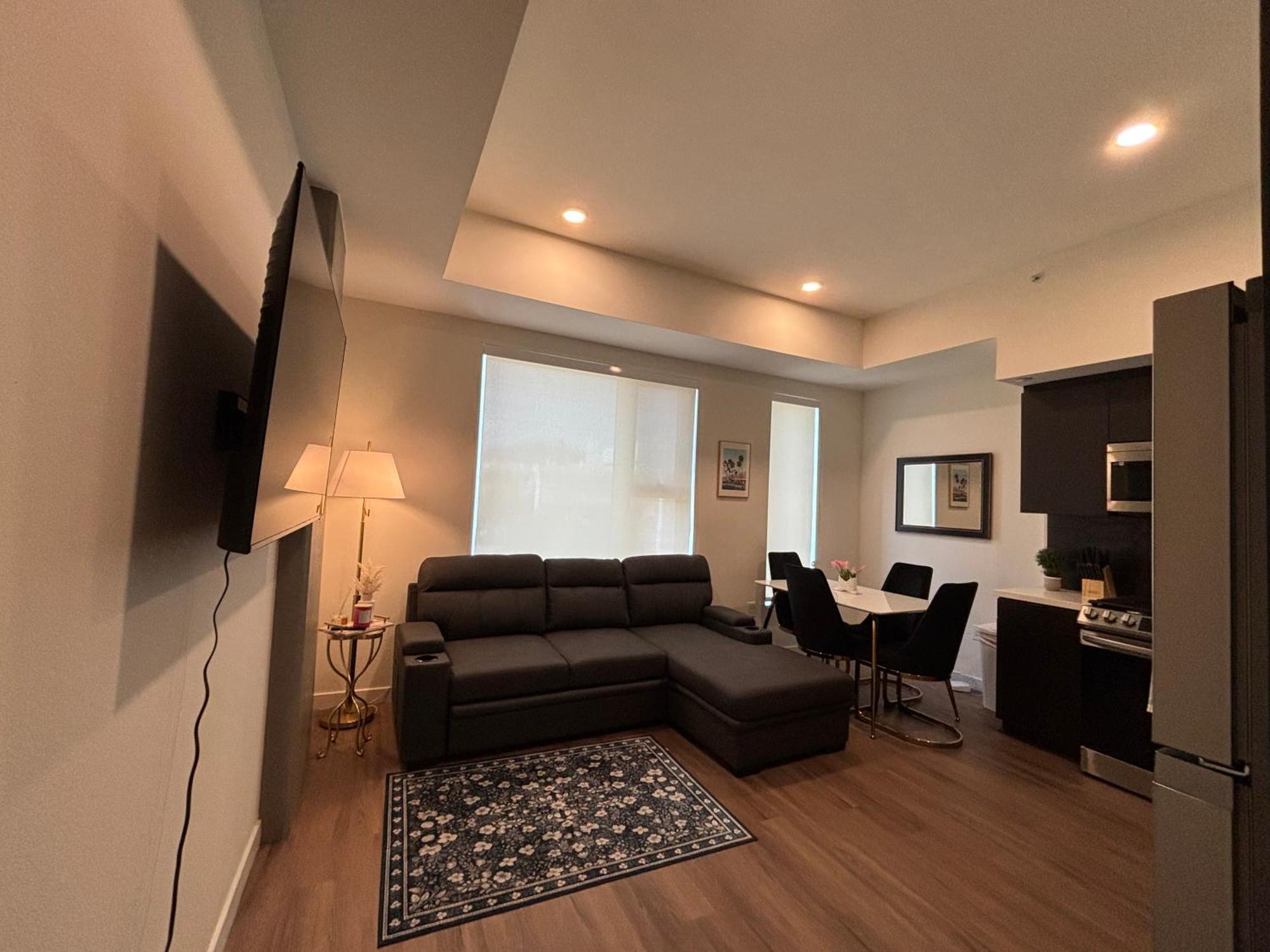 One Lux - West Hollywood Aparthotel *