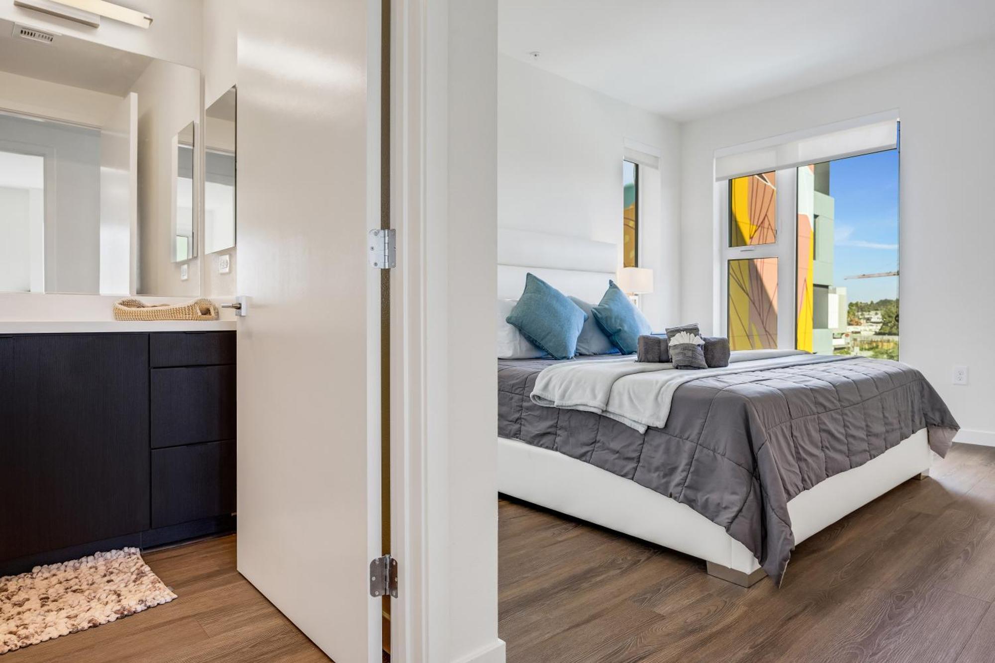 One Lux - West Hollywood Los Angeles