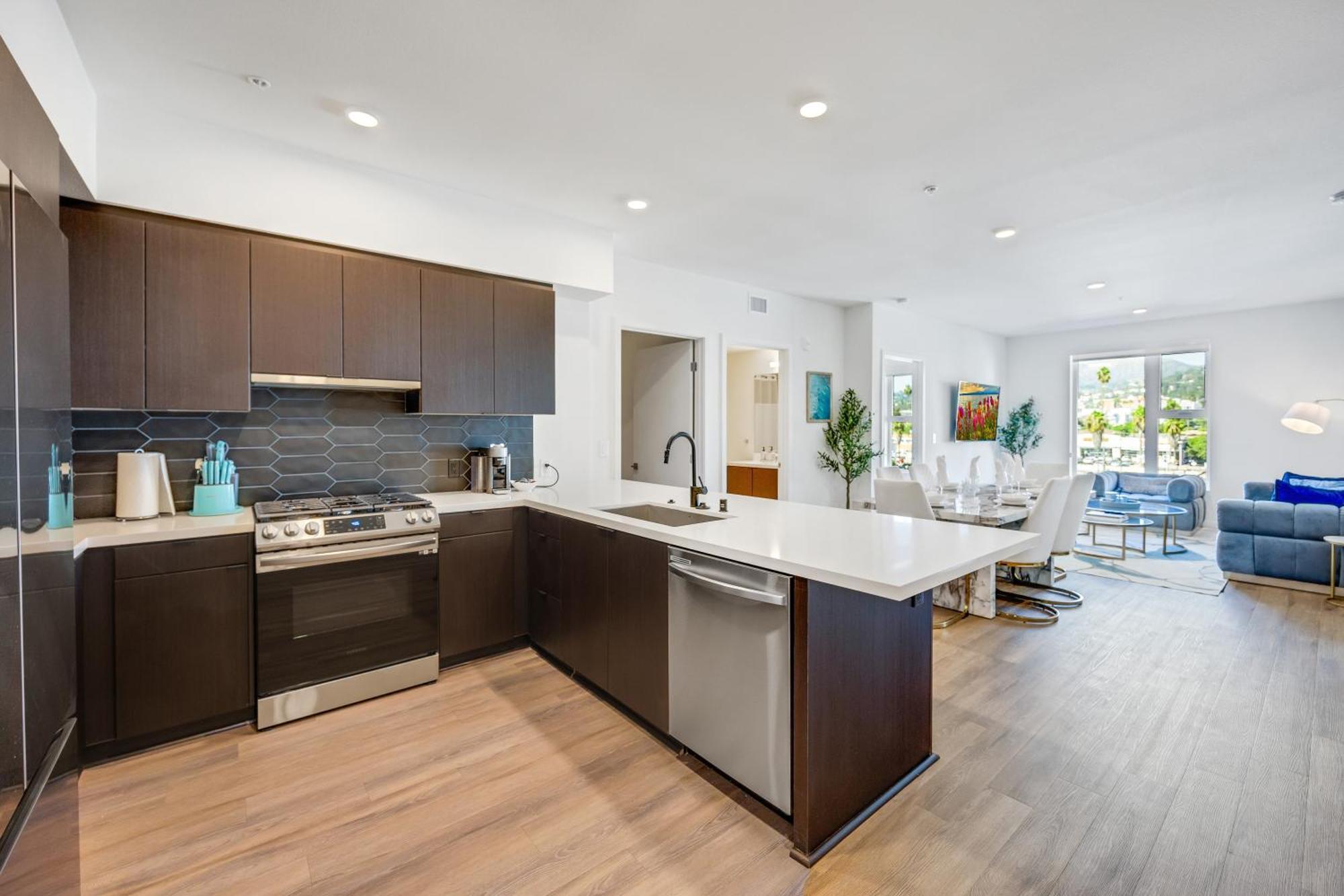 One Lux - West Hollywood * Los Angeles