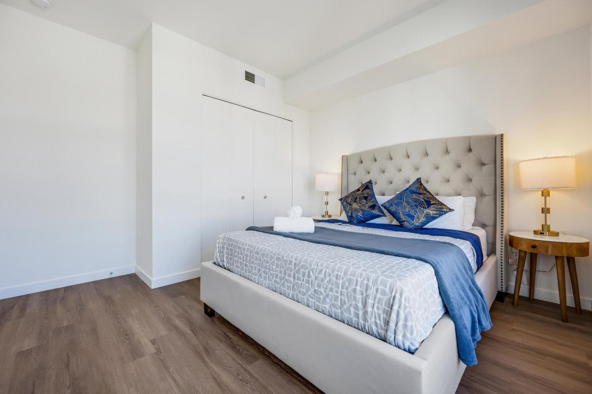 One Lux - West Hollywood Aparthotel *