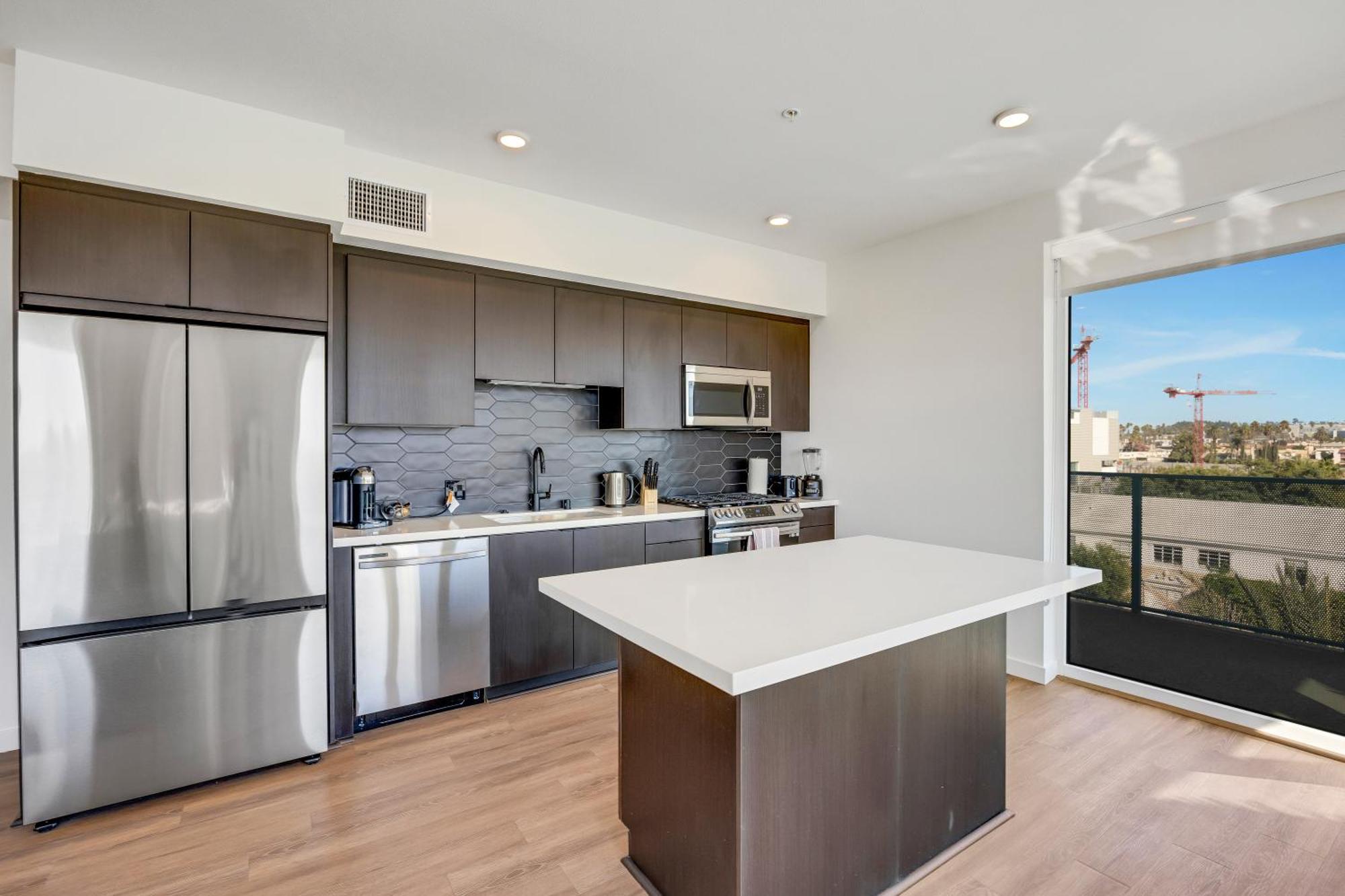 One Lux - West Hollywood Los Angeles