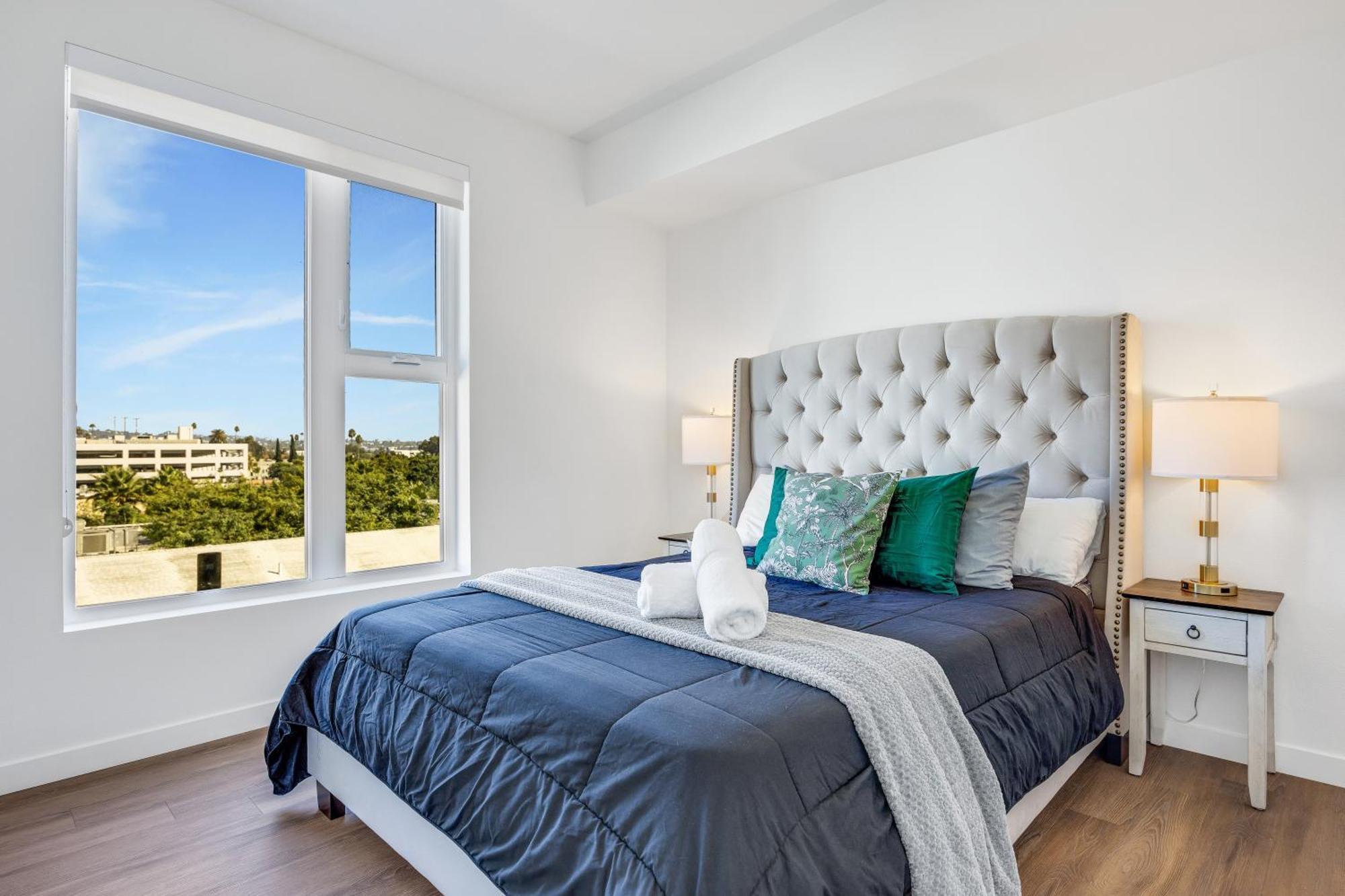 One Lux - West Hollywood Aparthotel