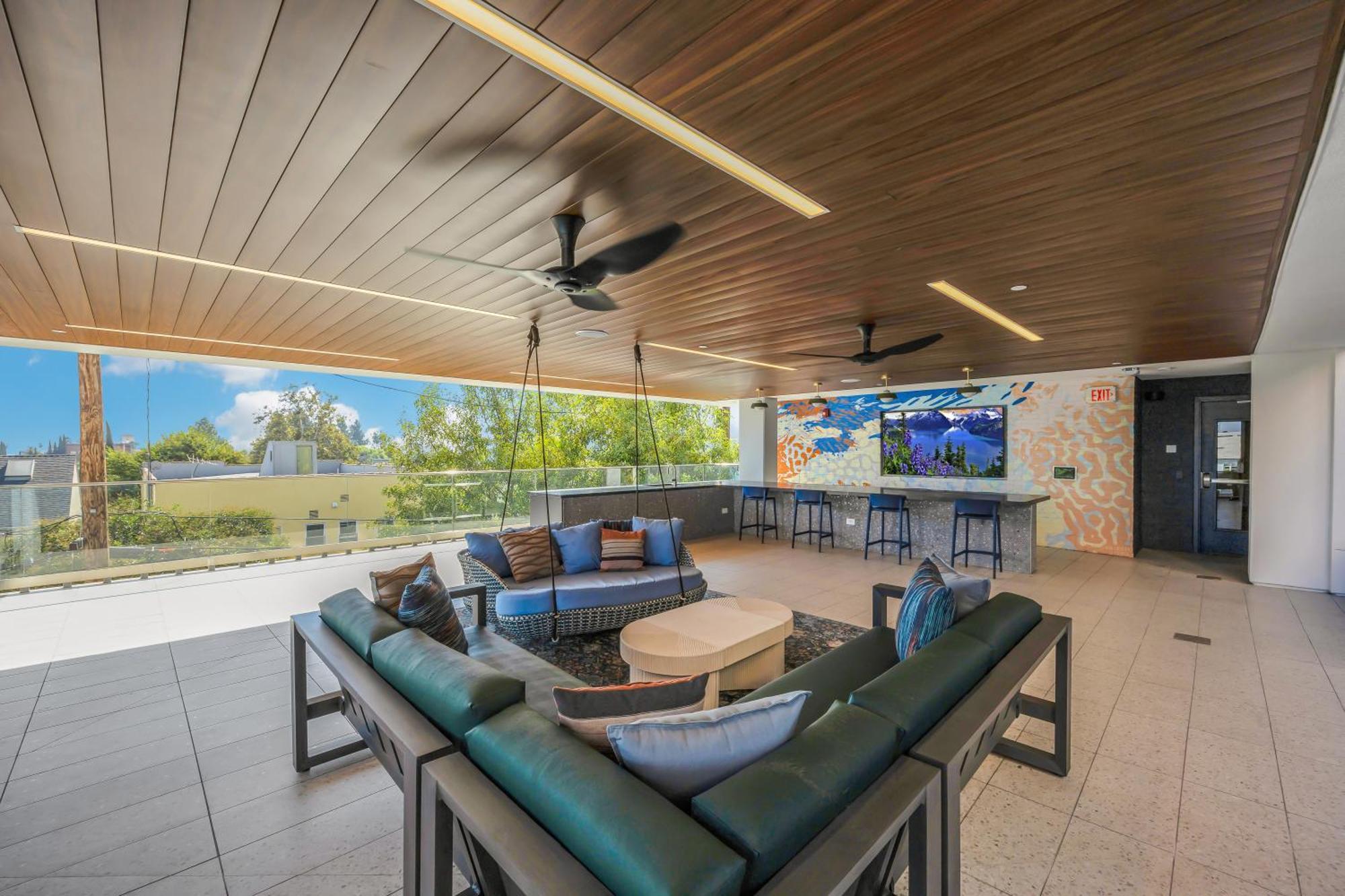 One Lux - West Hollywood * Los Angeles