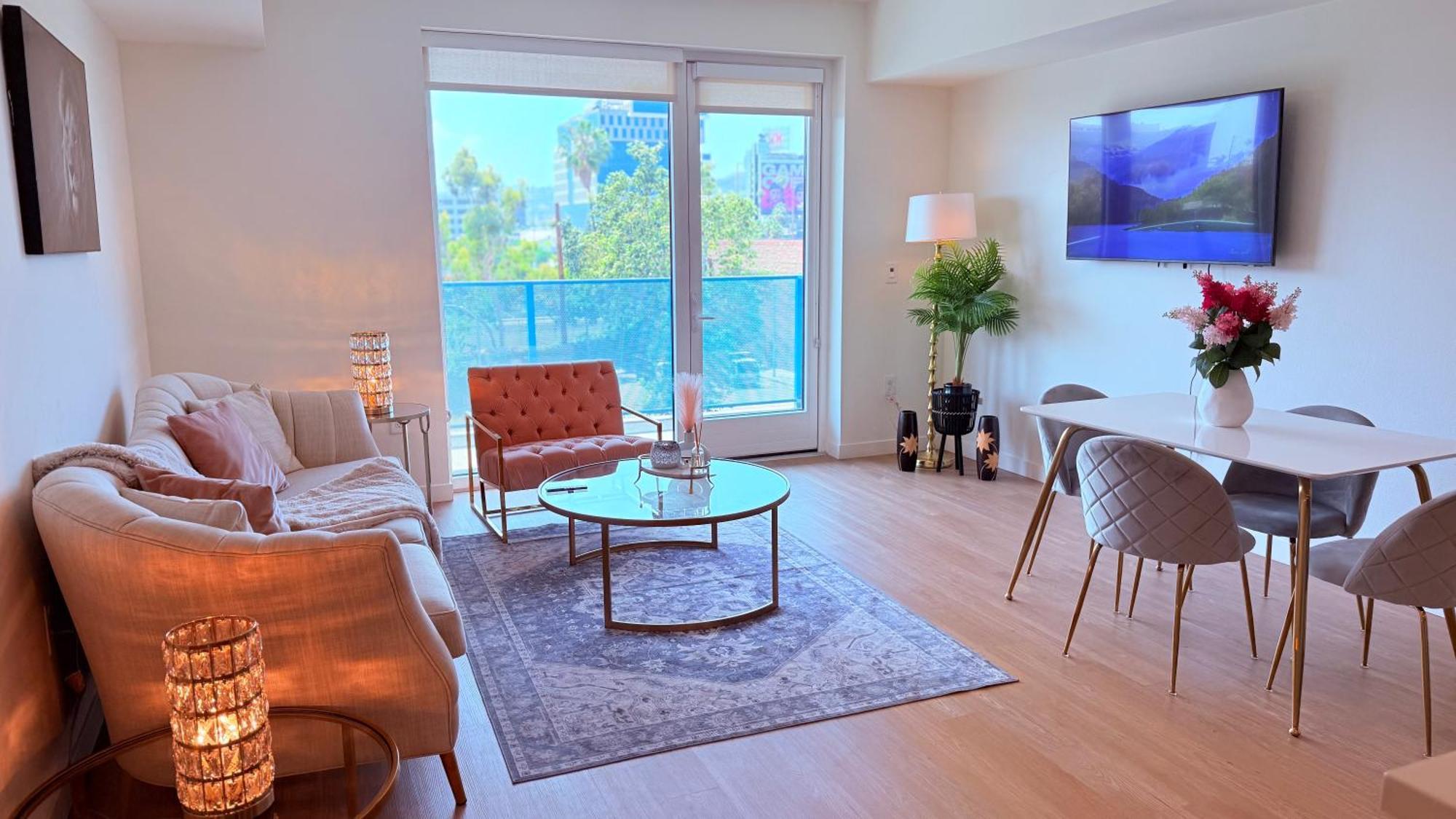 One Lux - West Hollywood Aparthotel *