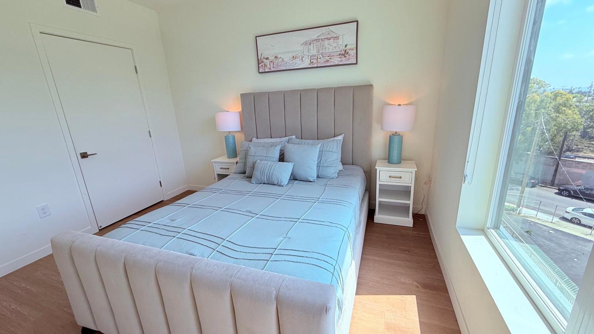 One Lux - West Hollywood *